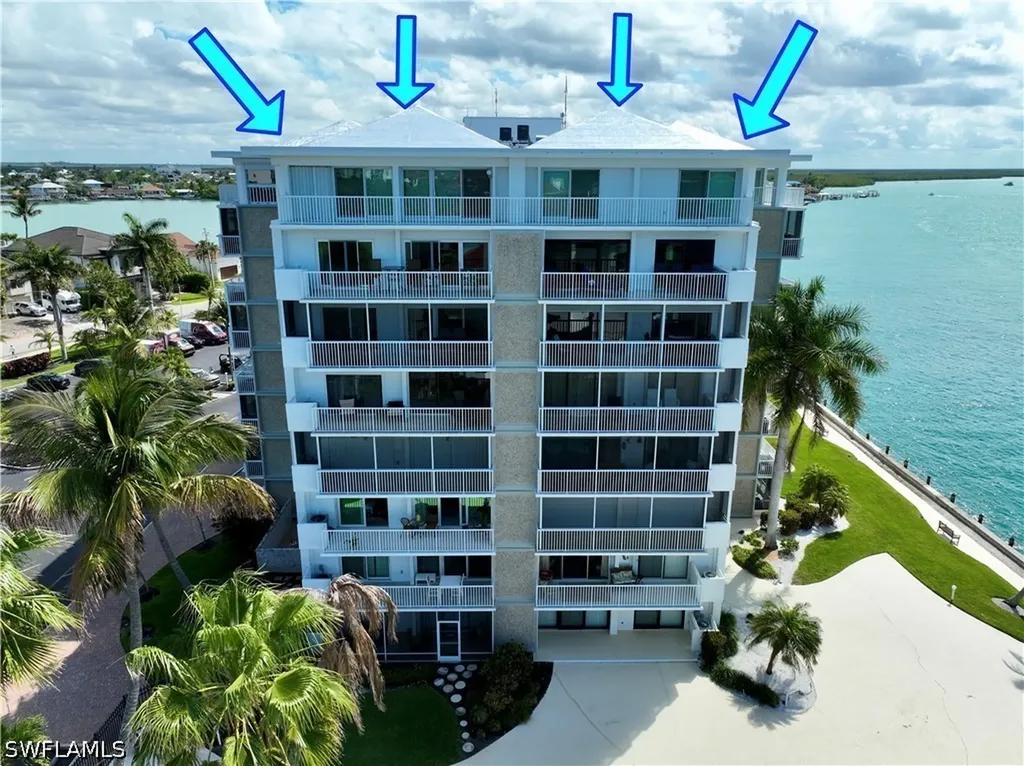 60 Pelican Street W Naples FL 34113