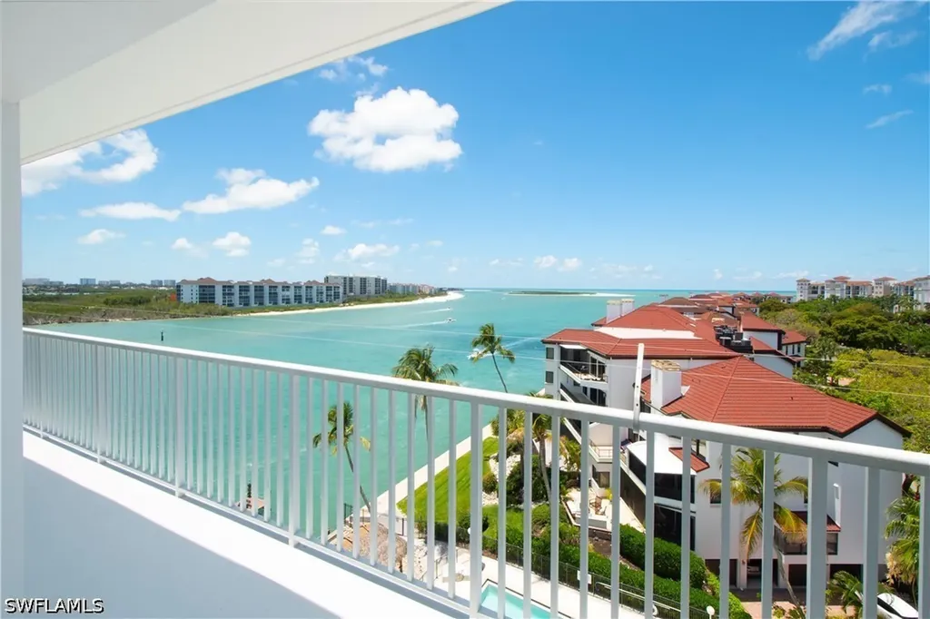 60 Pelican Street W Naples FL 34113