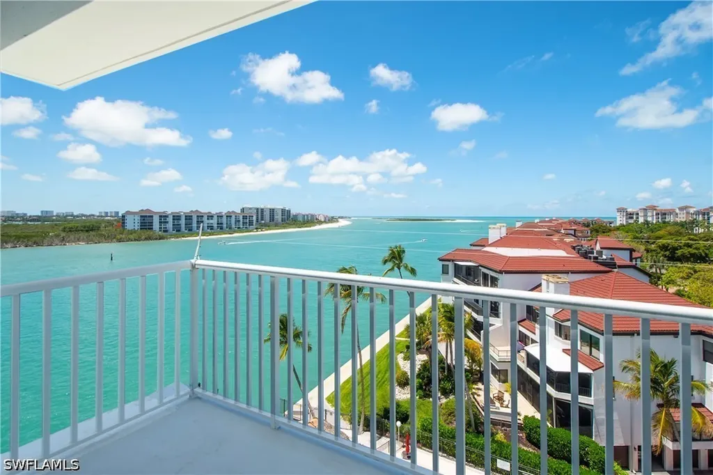 60 Pelican Street W Naples FL 34113