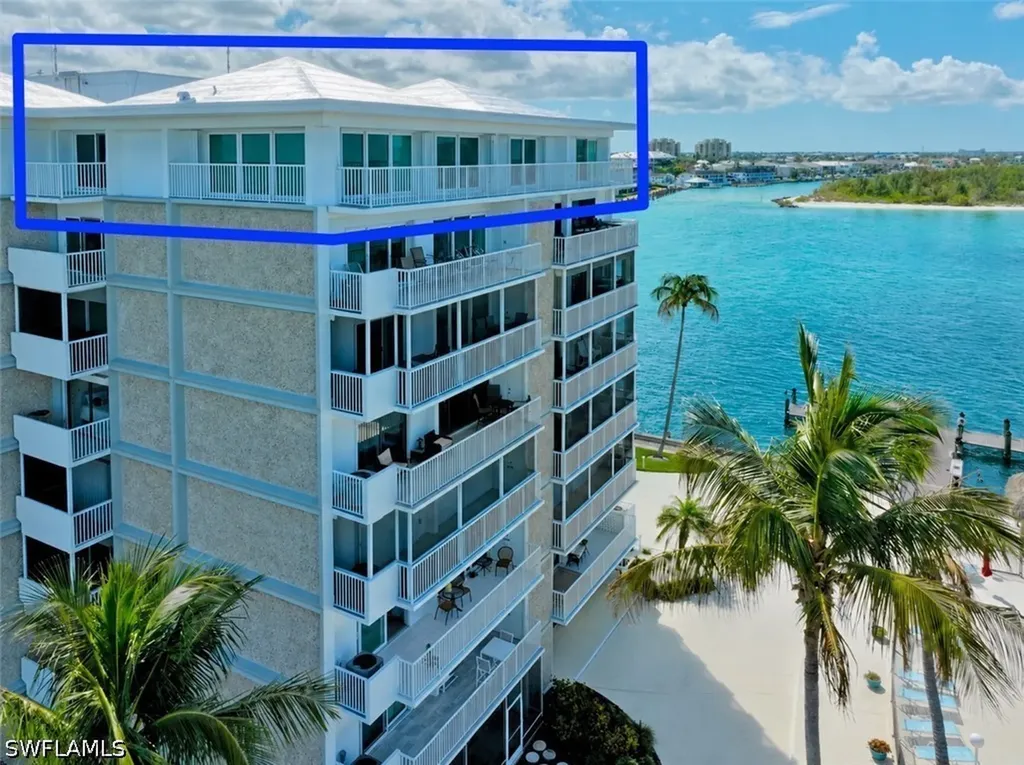 60 Pelican Street W Naples FL 34113