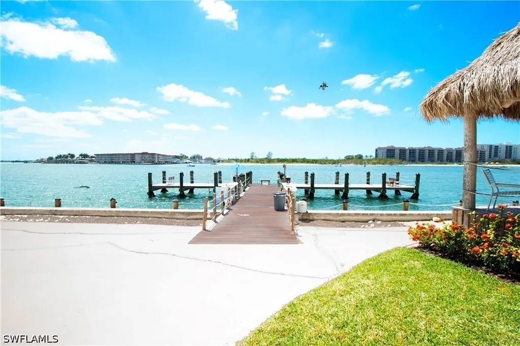 60 Pelican Street W Naples FL 34113