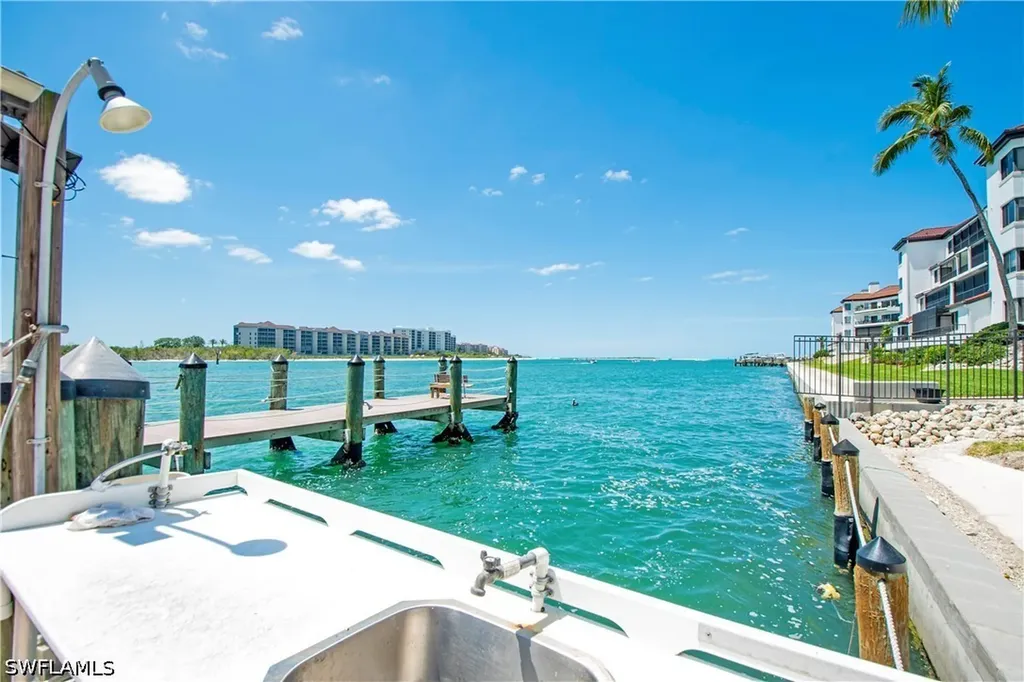 60 Pelican Street W Naples FL 34113