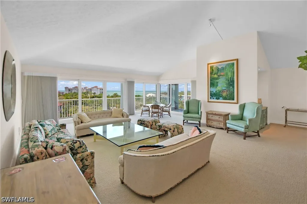 60 Pelican Street W Naples FL 34113