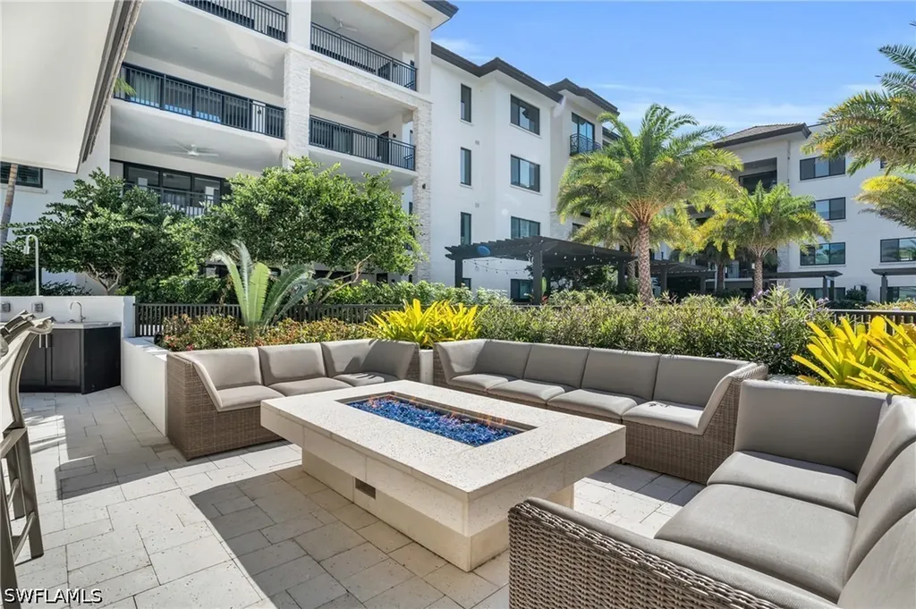 1130 3rd Avenue S Naples FL 34102