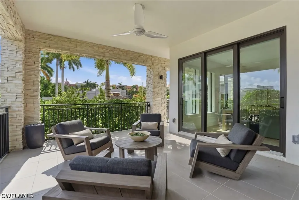 1130 3rd Avenue S Naples FL 34102