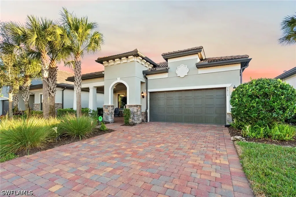 9811 Everglades Drive Naples FL 34120