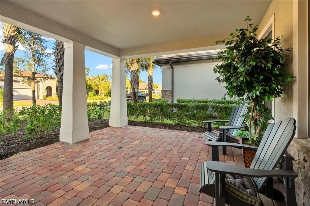 9811 Everglades Drive Naples FL 34120