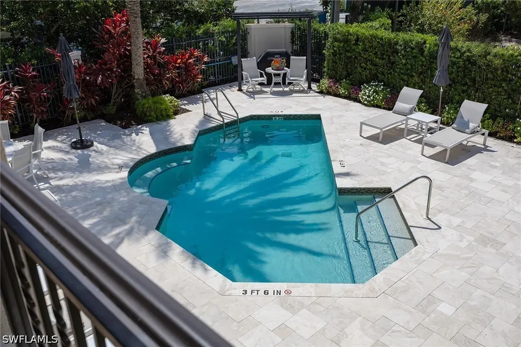411 6th Street S Naples FL 34102