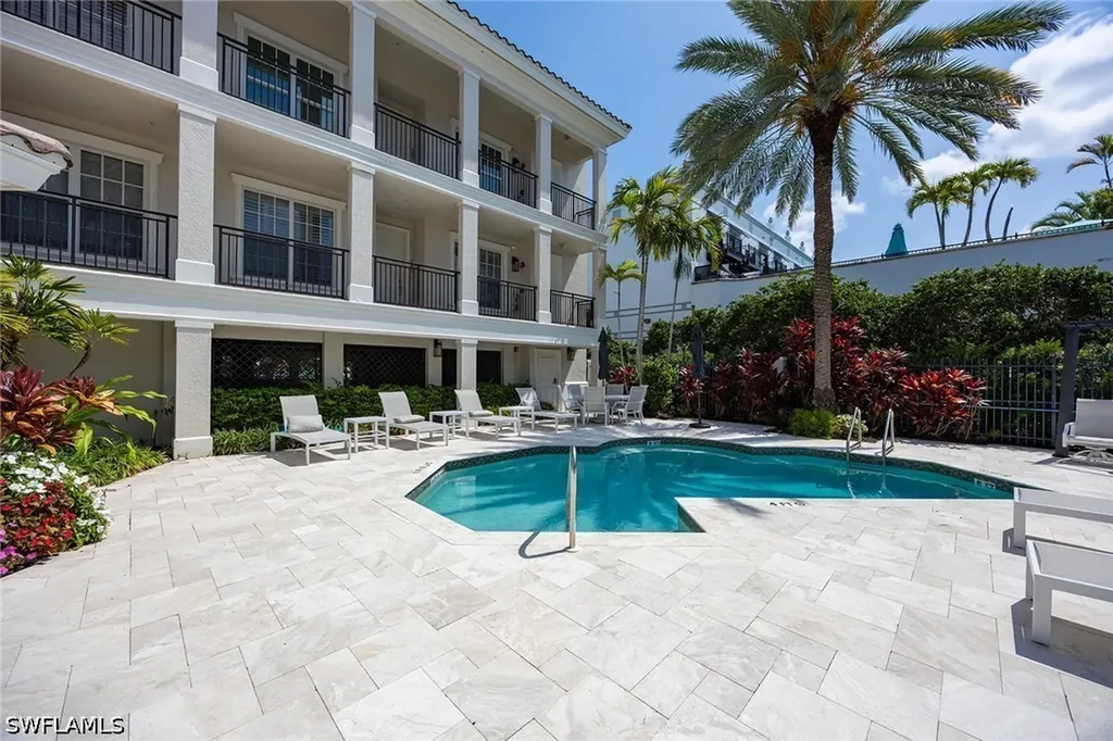 411 6th Street S Naples FL 34102