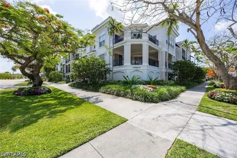 411 6TH Street S Naples FL 34102