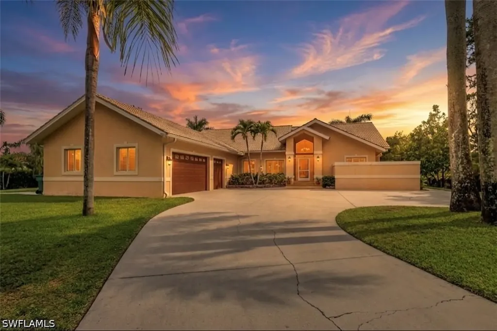 6020 Green Boulevard Naples FL 34116