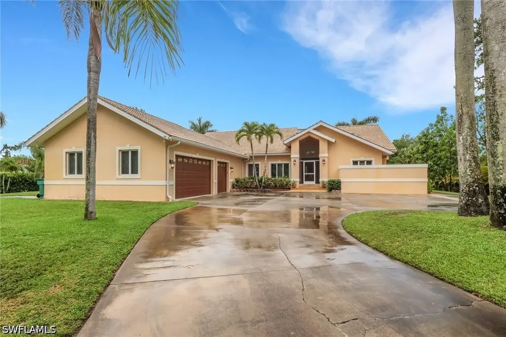 Naples FL, 6020 Green Boulevard