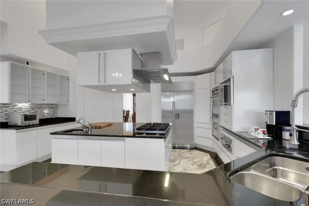 6020 Green Boulevard Naples FL 34116