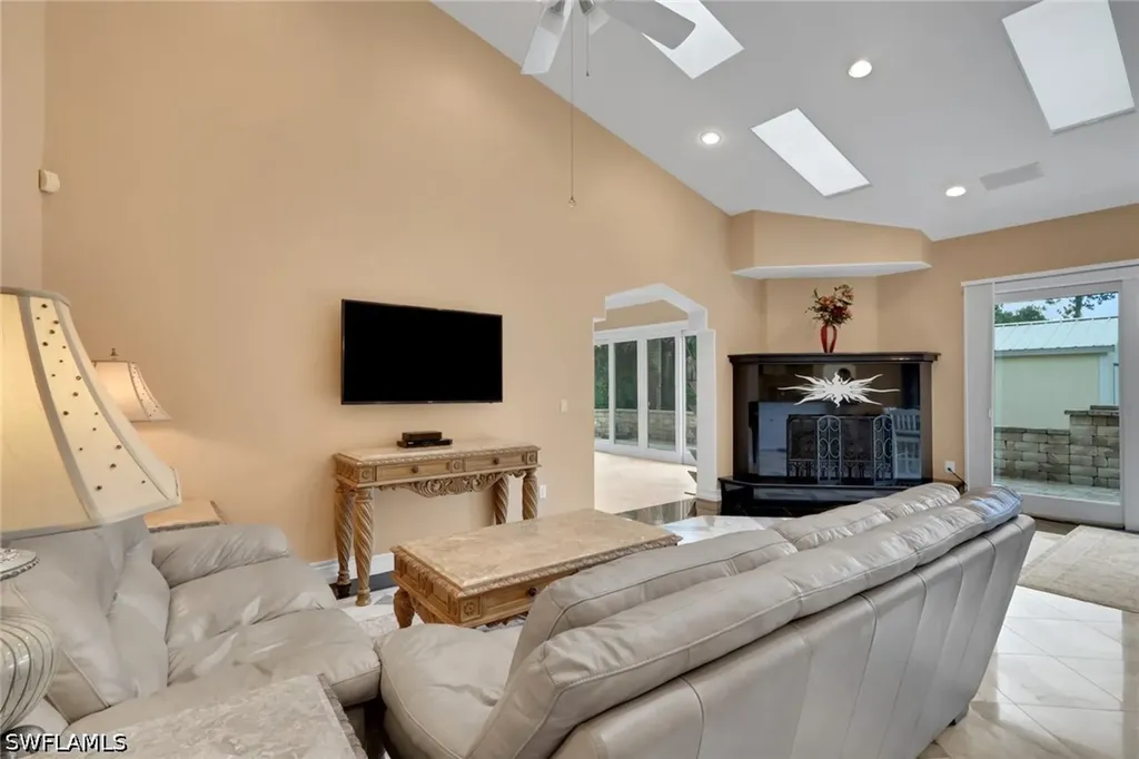 6020 Green Boulevard Naples FL 34116