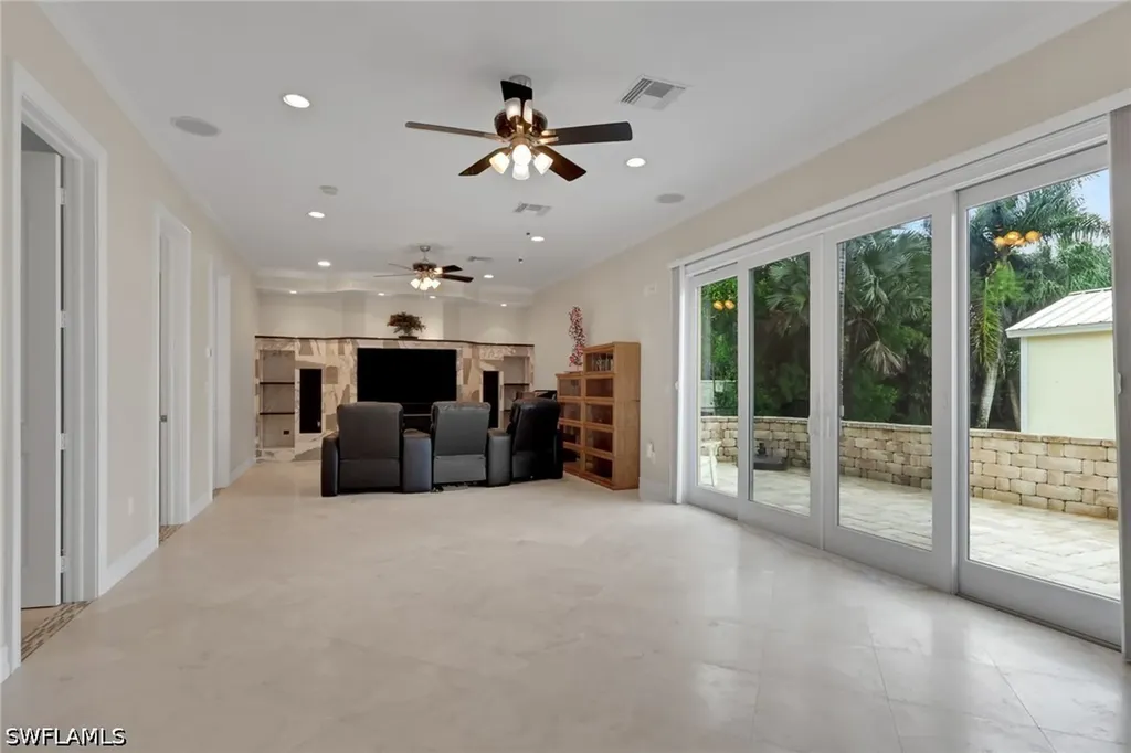 6020 Green Boulevard Naples FL 34116
