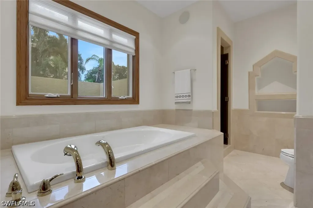 6020 Green Boulevard Naples FL 34116