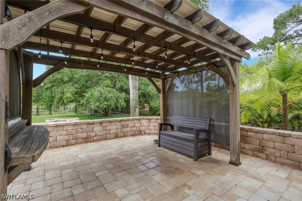 6020 Green Boulevard Naples FL 34116