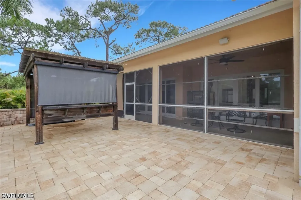 6020 Green Boulevard Naples FL 34116