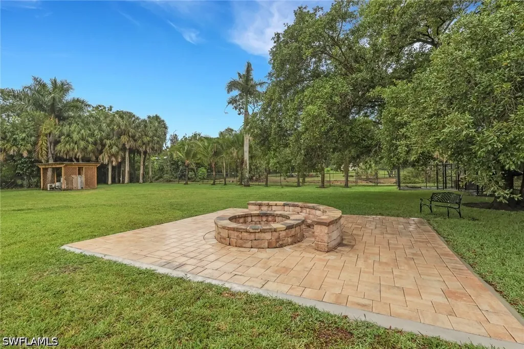 6020 Green Boulevard Naples FL 34116