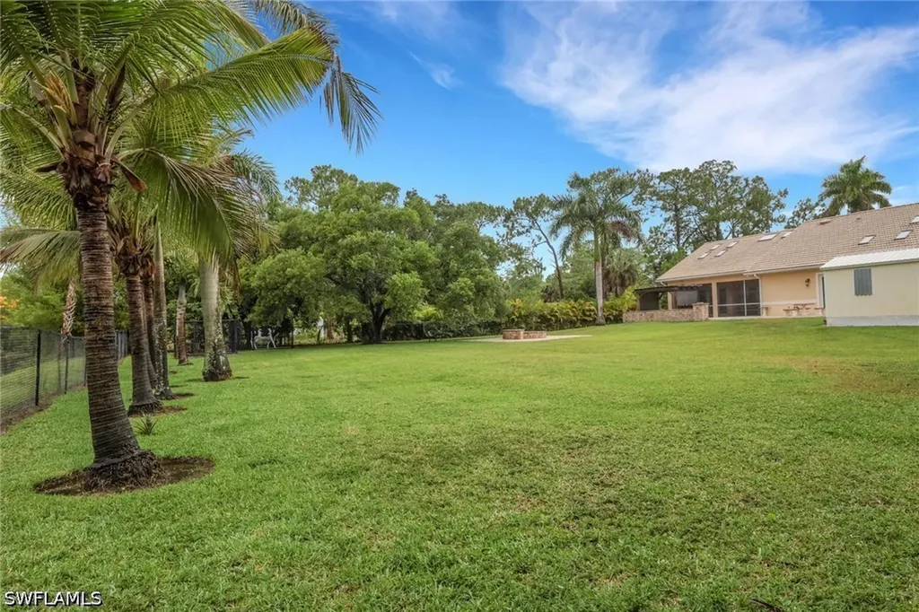 6020 Green Boulevard Naples FL 34116
