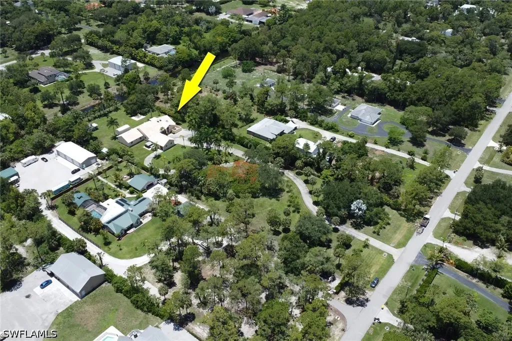 6020 Green Boulevard Naples FL 34116