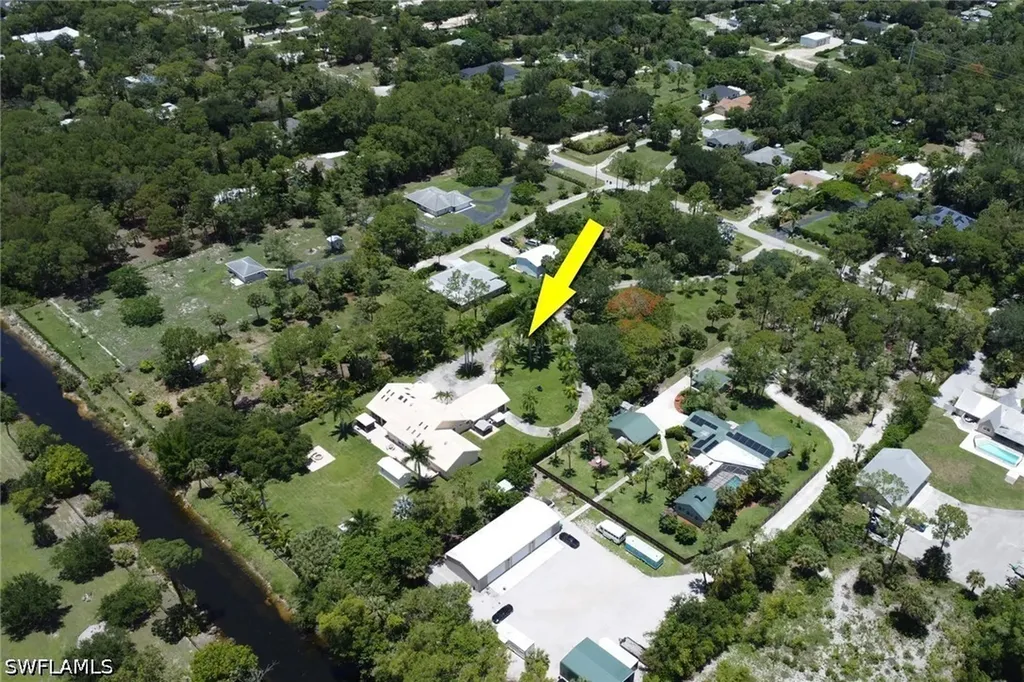 6020 Green Boulevard Naples FL 34116