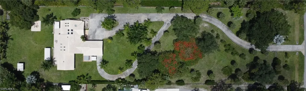 6020 Green Boulevard Naples FL 34116