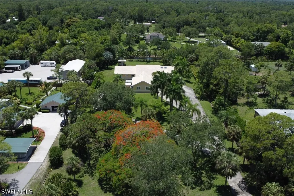 6020 Green Boulevard Naples FL 34116