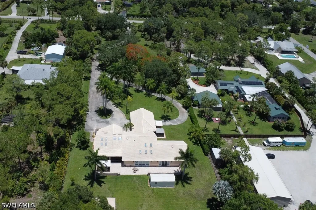 6020 Green Boulevard Naples FL 34116