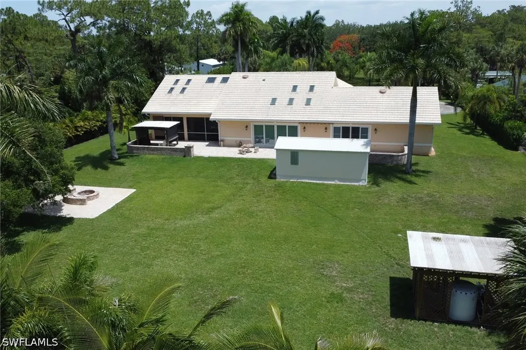 6020 Green Boulevard Naples FL 34116