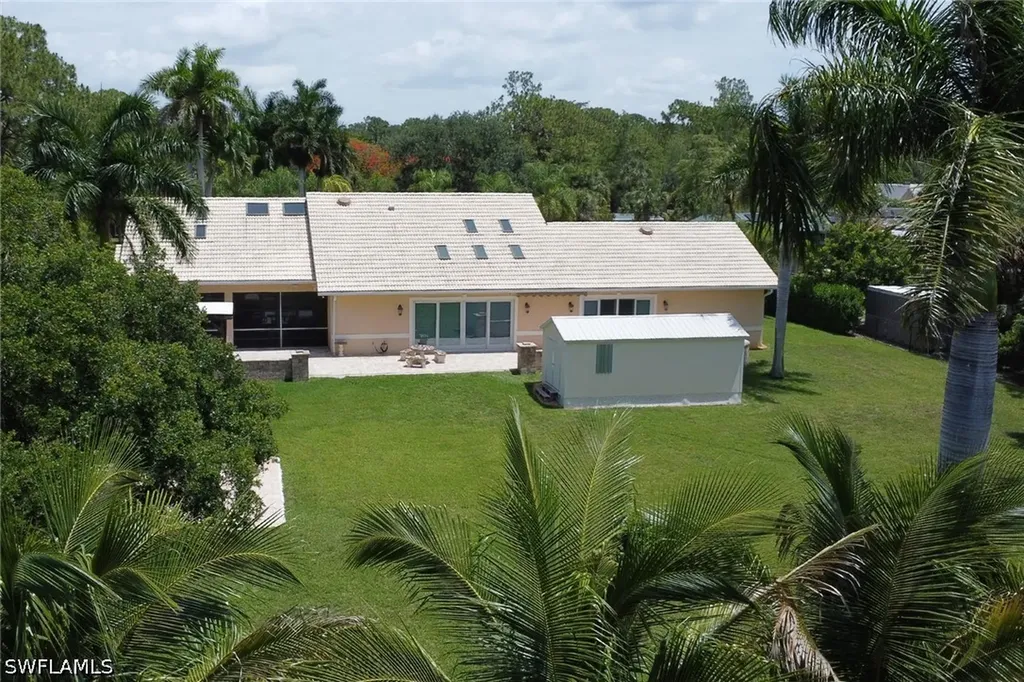 6020 Green Boulevard Naples FL 34116