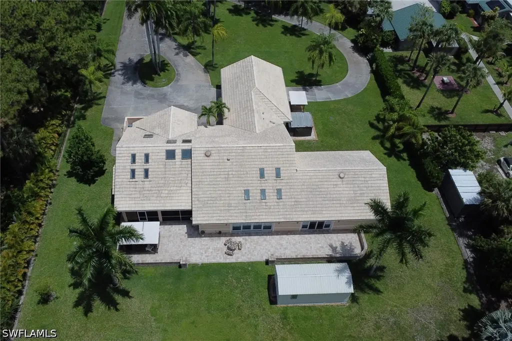6020 Green Boulevard Naples FL 34116