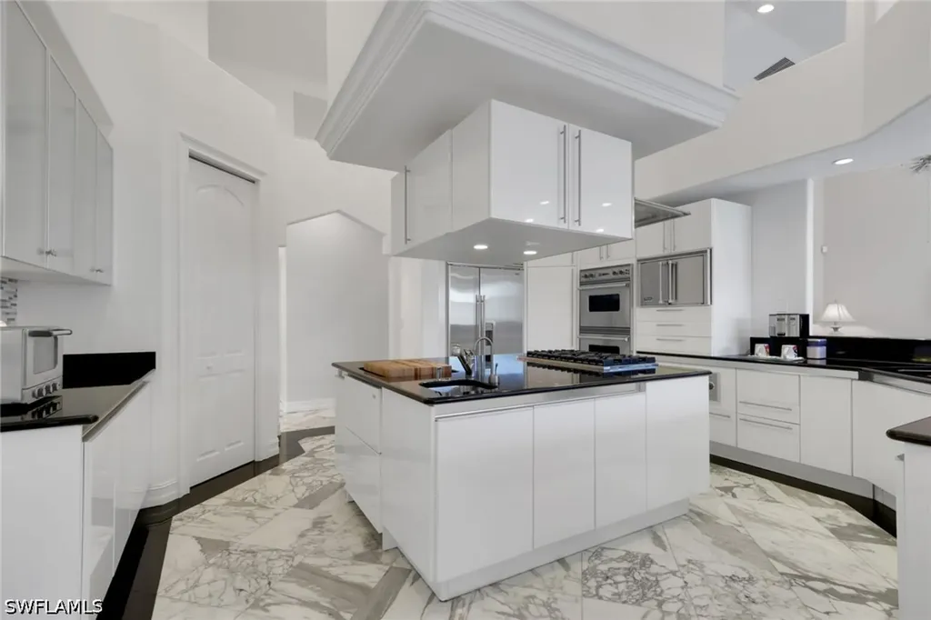 6020 Green Boulevard Naples FL 34116