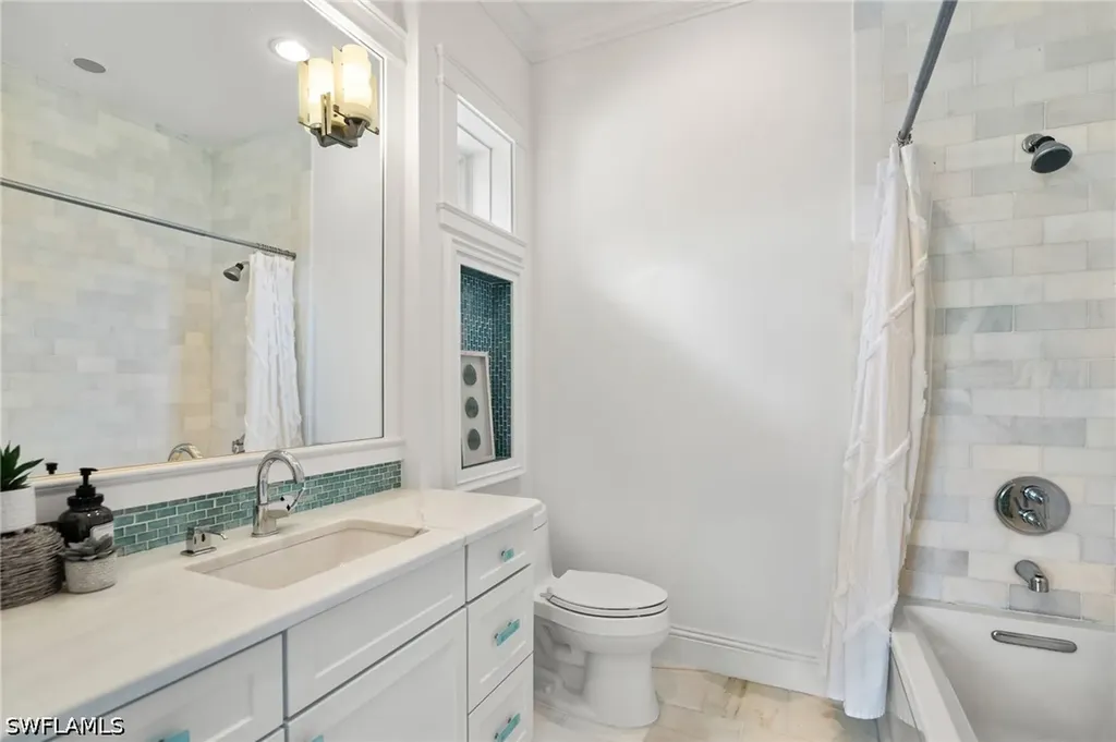 615 Binnacle Drive Naples FL 34103