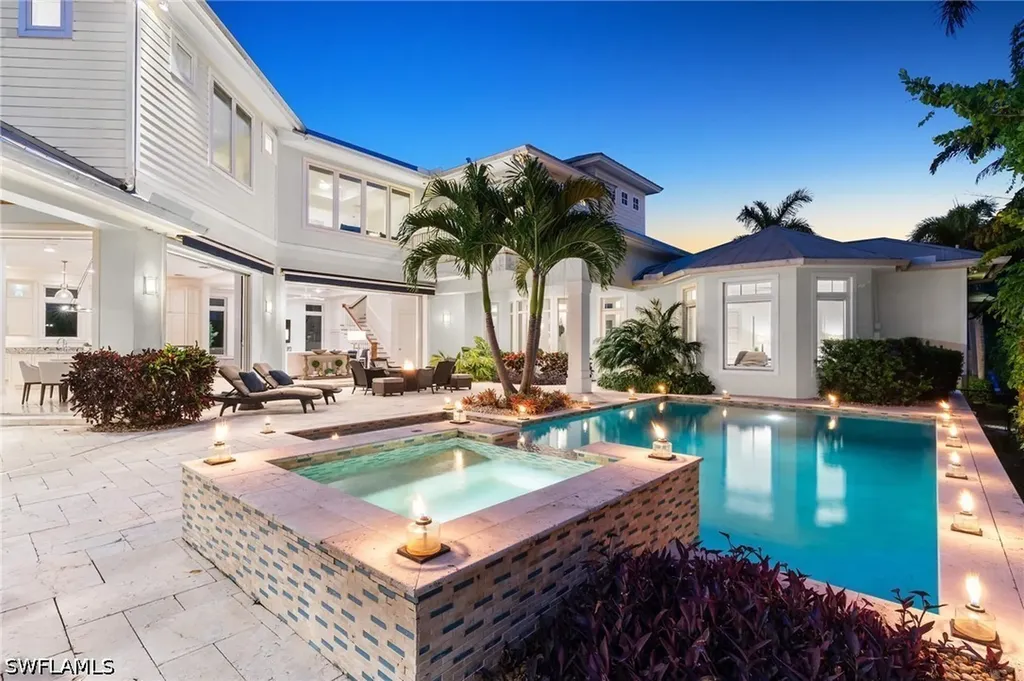 615 Binnacle Drive Naples FL 34103