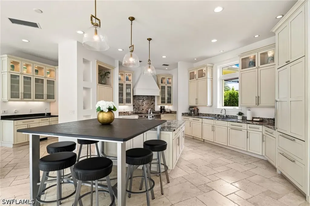 615 Binnacle Drive Naples FL 34103