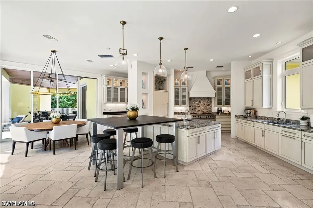 615 Binnacle Drive Naples FL 34103
