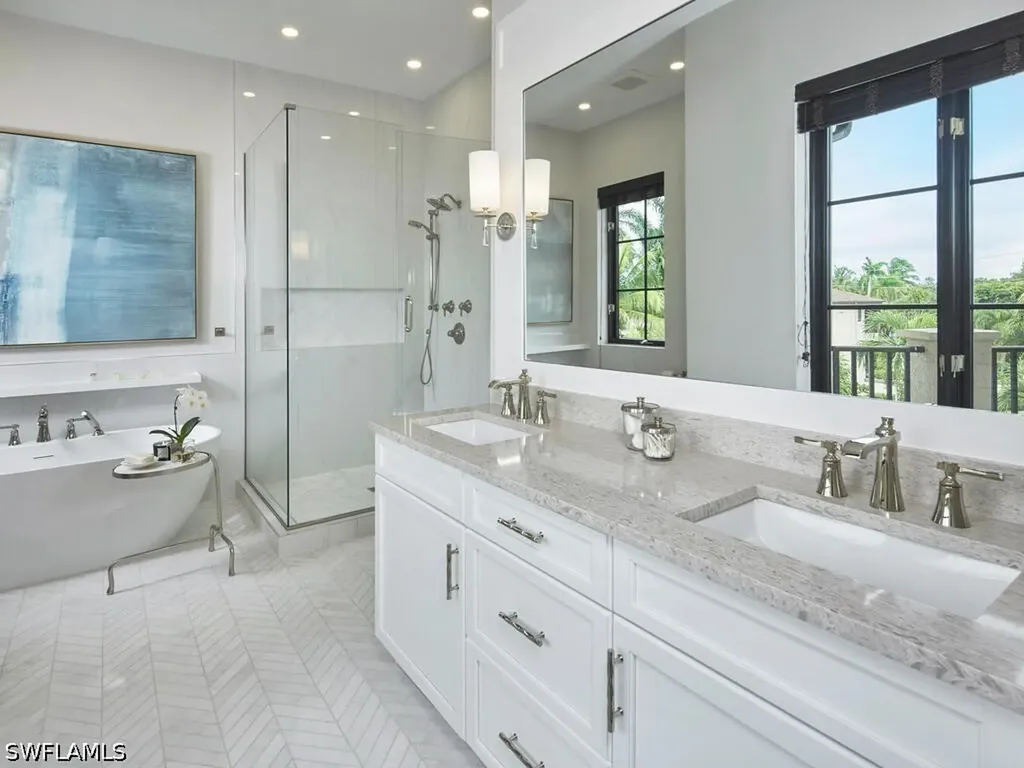 692 10th Avenue S Naples FL 34102