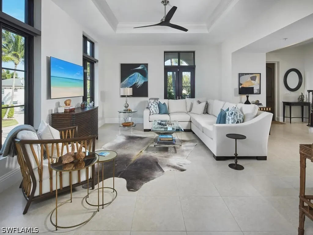 692 10th Avenue S Naples FL 34102