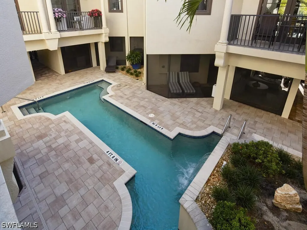 692 10th Avenue S Naples FL 34102