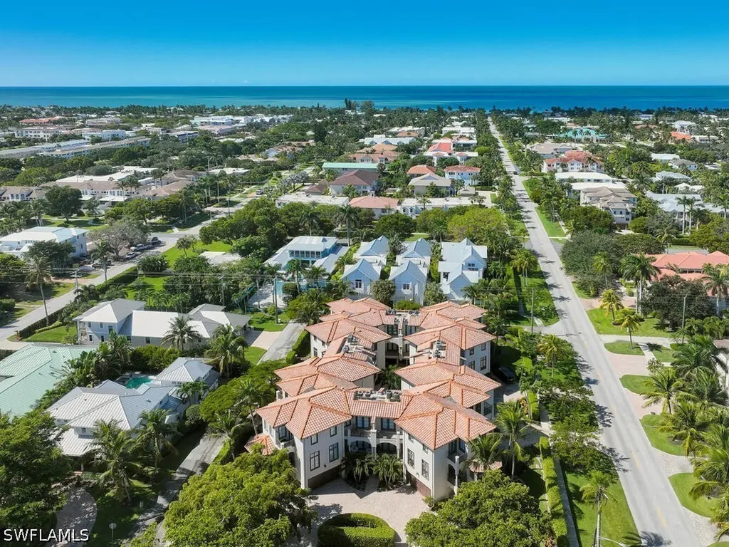 692 10th Avenue S Naples FL 34102