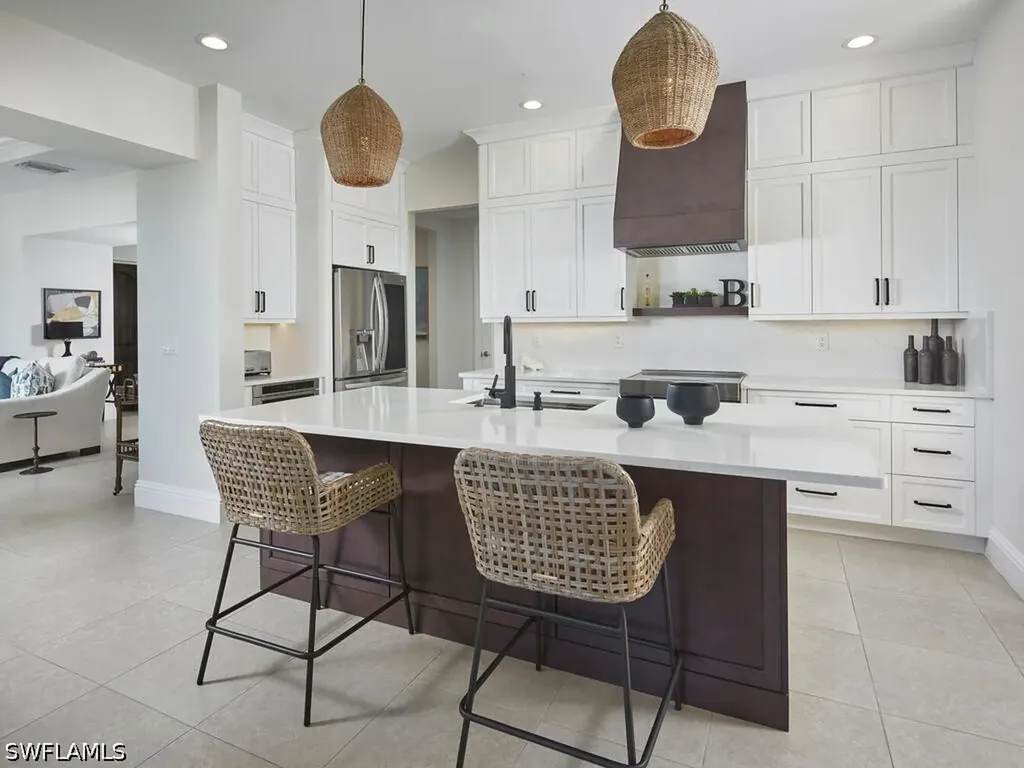 692 10th Avenue S Naples FL 34102