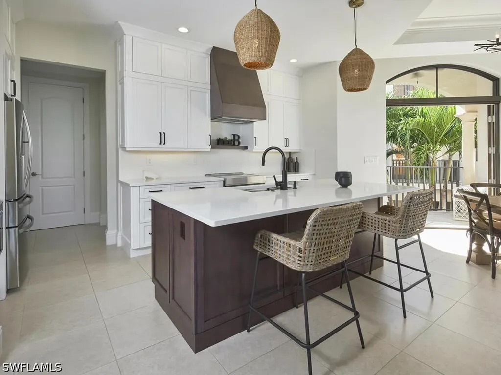 692 10th Avenue S Naples FL 34102