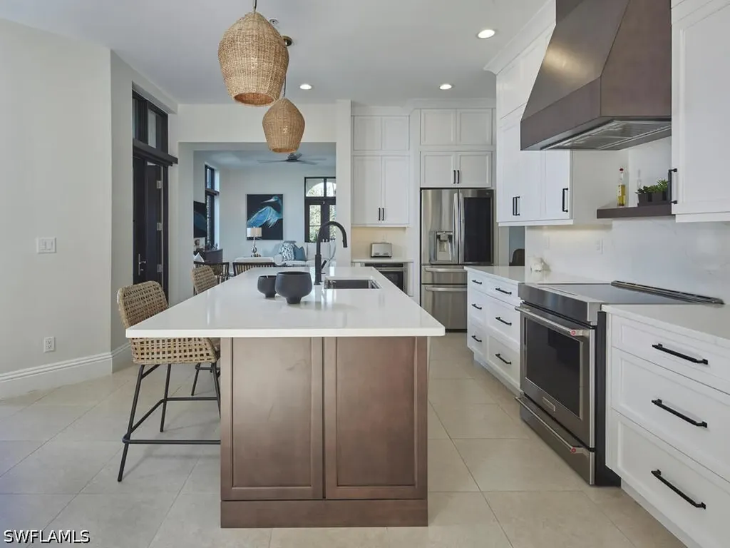 692 10th Avenue S Naples FL 34102