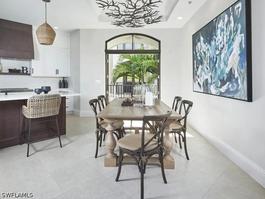 692 10th Avenue S Naples FL 34102