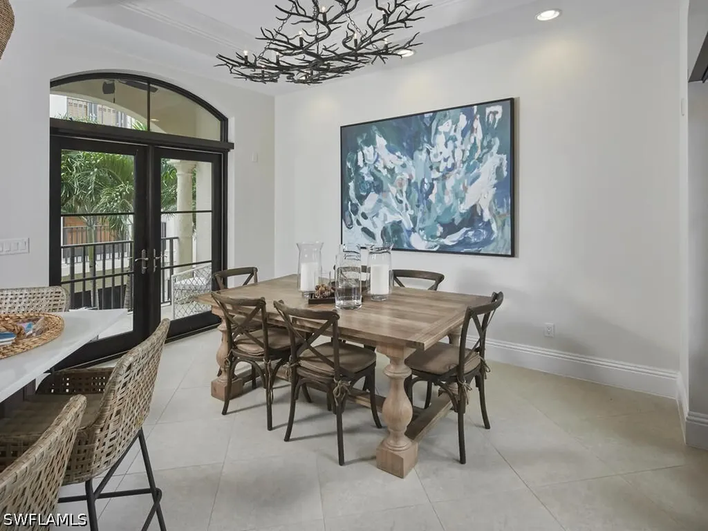 692 10th Avenue S Naples FL 34102