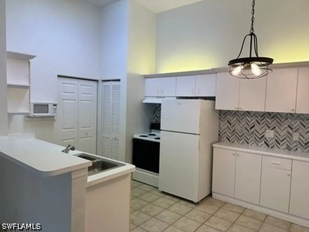 27103 Matheson Avenue Bonita Springs FL 34135