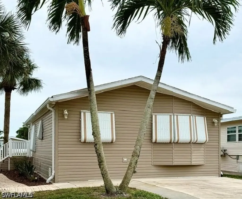 396 Leopard Lane Naples FL 34114