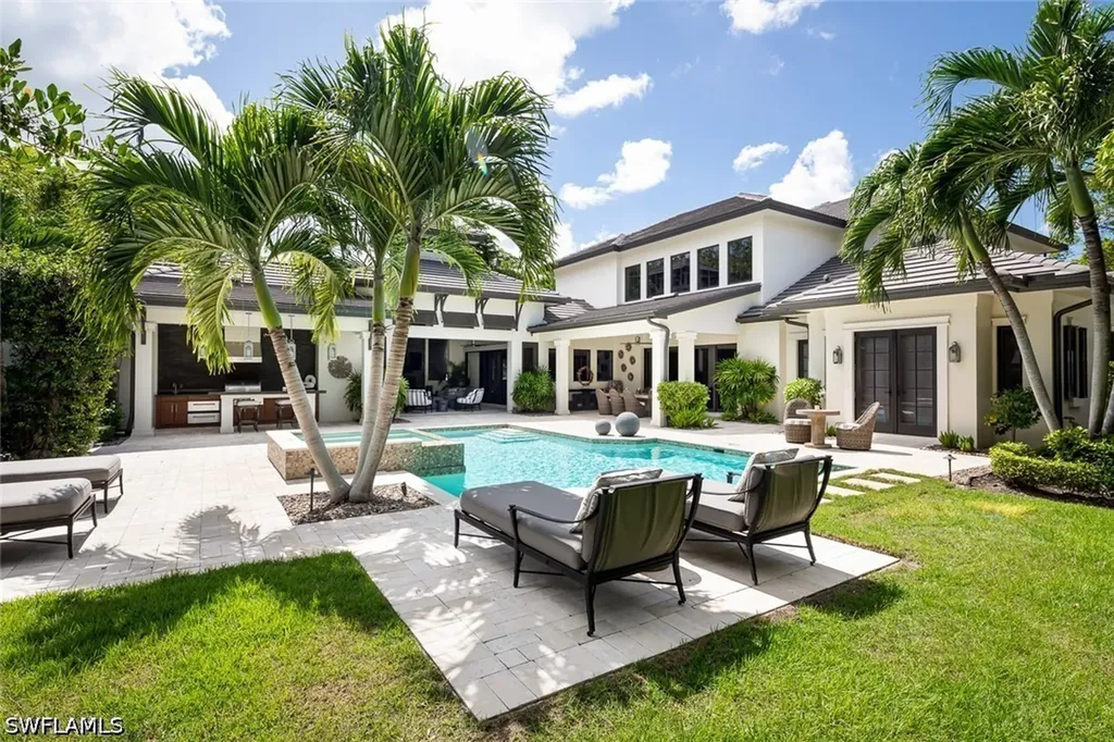 3170 Crayton Road Naples FL 34103
