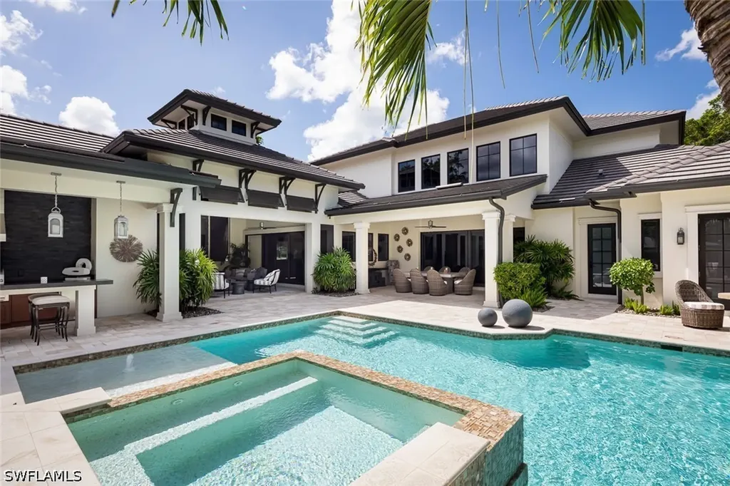 3170 Crayton Road Naples FL 34103
